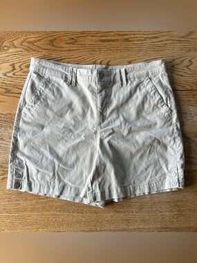 Gloria Vanderbilt | All-Around Slimming Effect Kaki Shorts